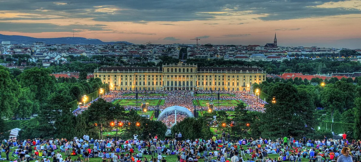 Vienna: location context for commercial infrastructure planning
