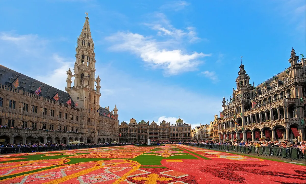 Brussels: location context for commercial infrastructure planning