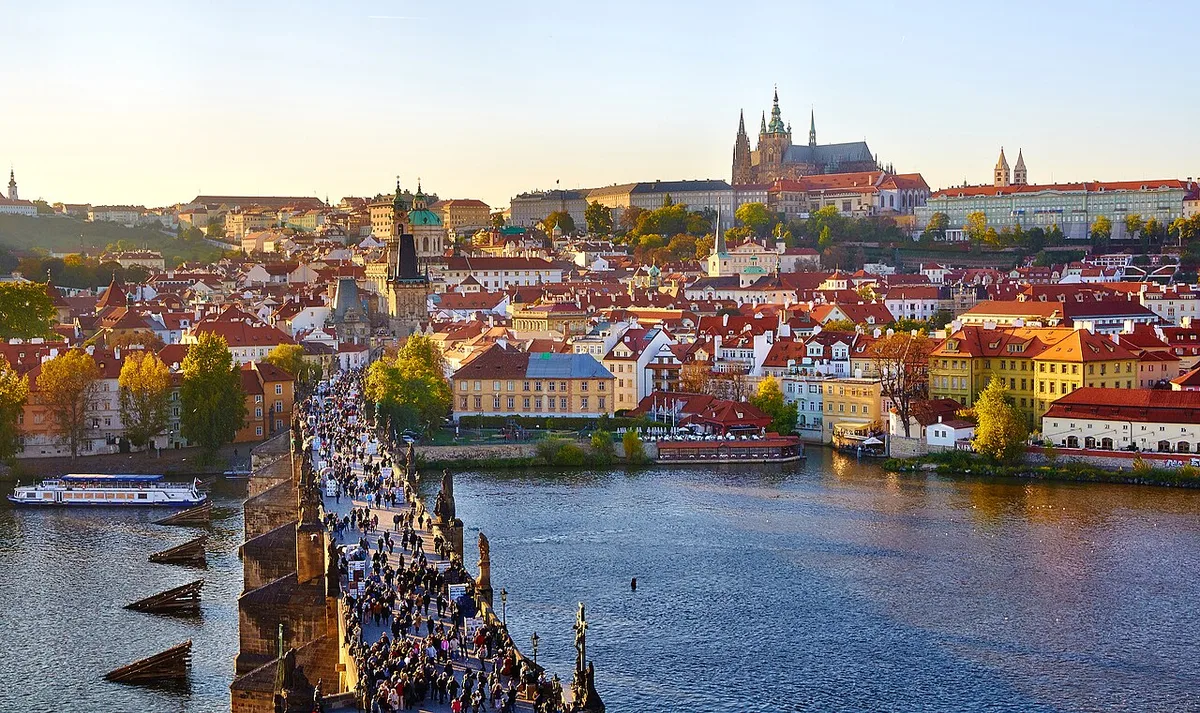 Prague: location context for commercial infrastructure planning