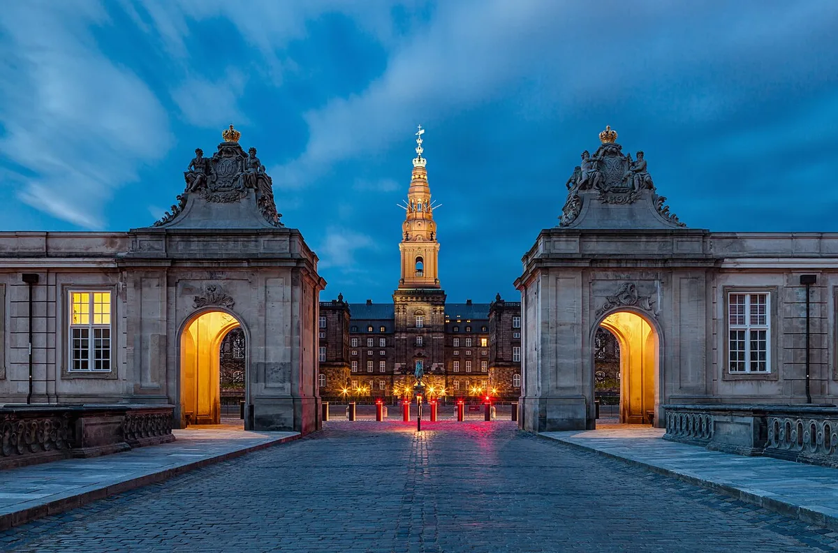 Copenhagen: location context for commercial infrastructure planning