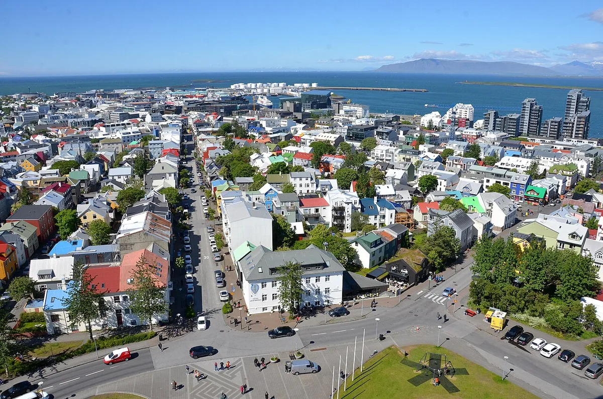 Reykjavik: location context for commercial infrastructure planning