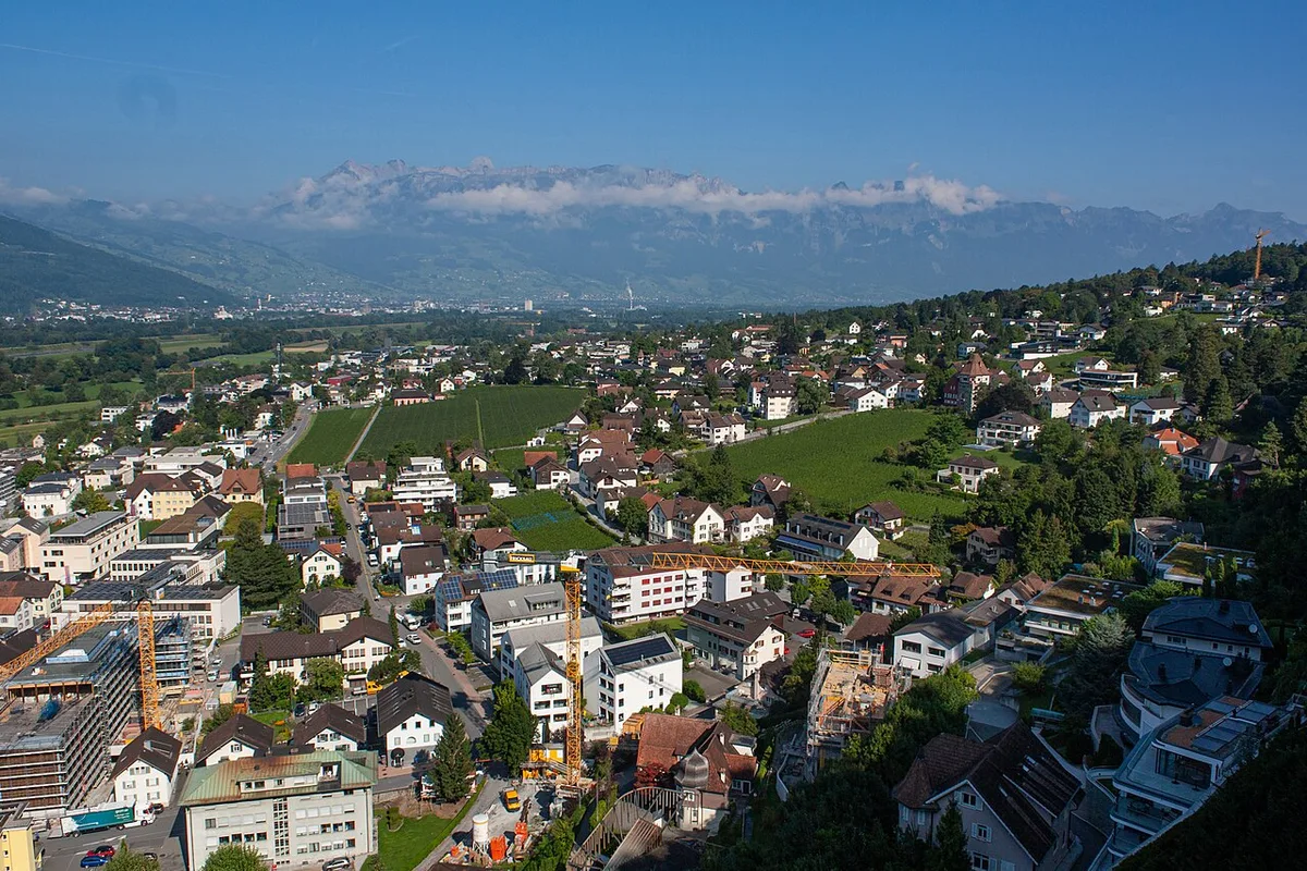 Vaduz: location context for commercial infrastructure planning