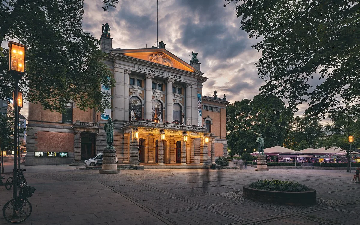 Oslo: location context for commercial infrastructure planning