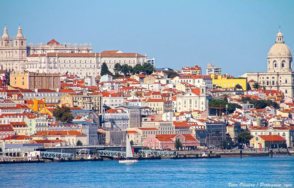 Lisbon: location context for commercial infrastructure planning