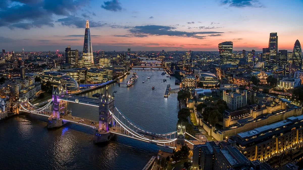 London: location context for commercial infrastructure planning