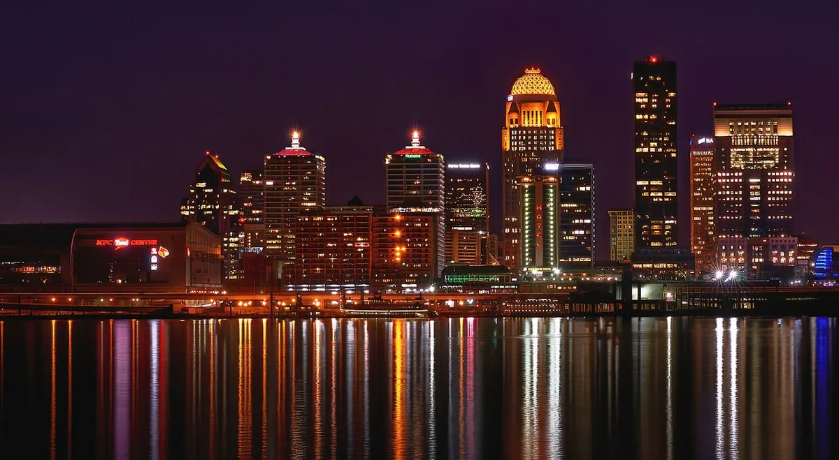 Louisville, Kentucky: location context for commercial infrastructure planning