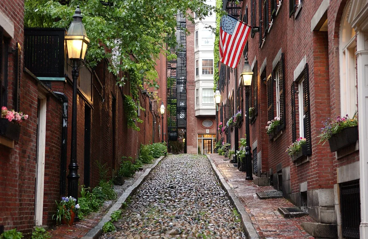 Boston, Massachusetts: location context for commercial infrastructure planning