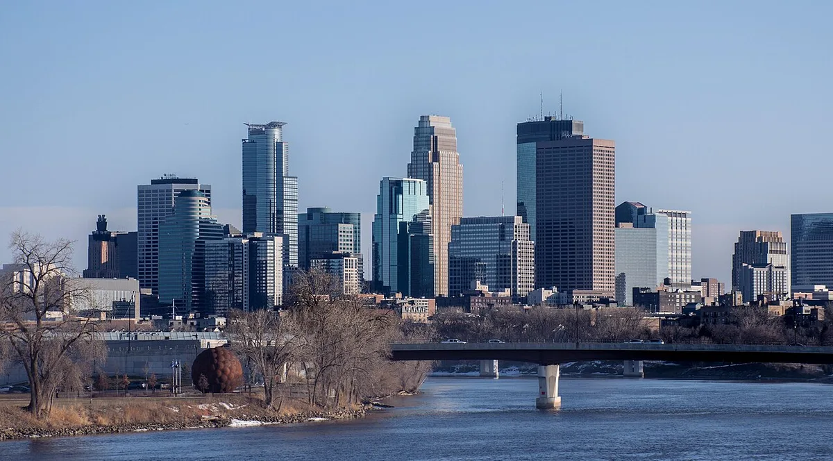 Minneapolis, Minnesota: location context for commercial infrastructure planning