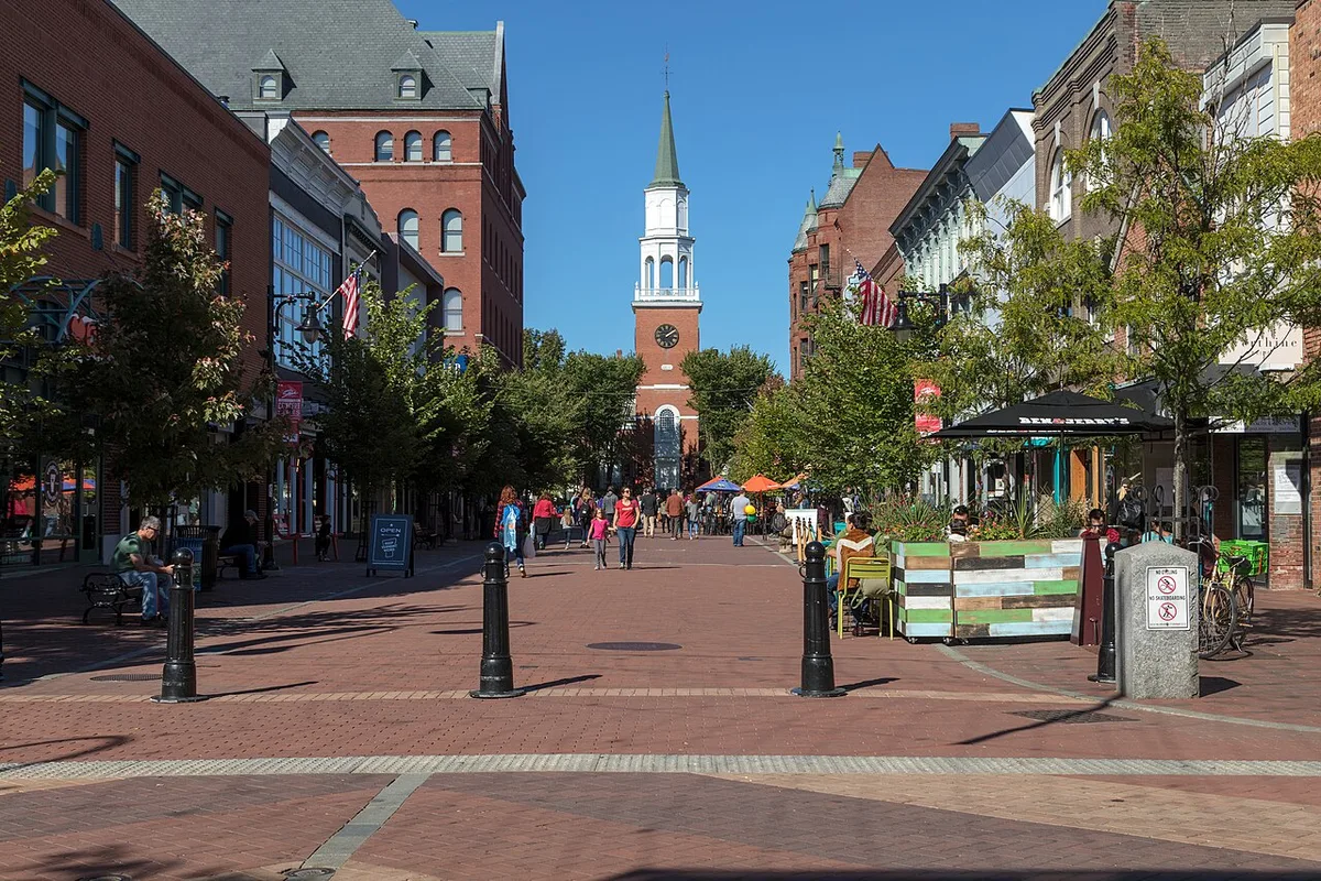 Burlington, Vermont: location context for commercial infrastructure planning