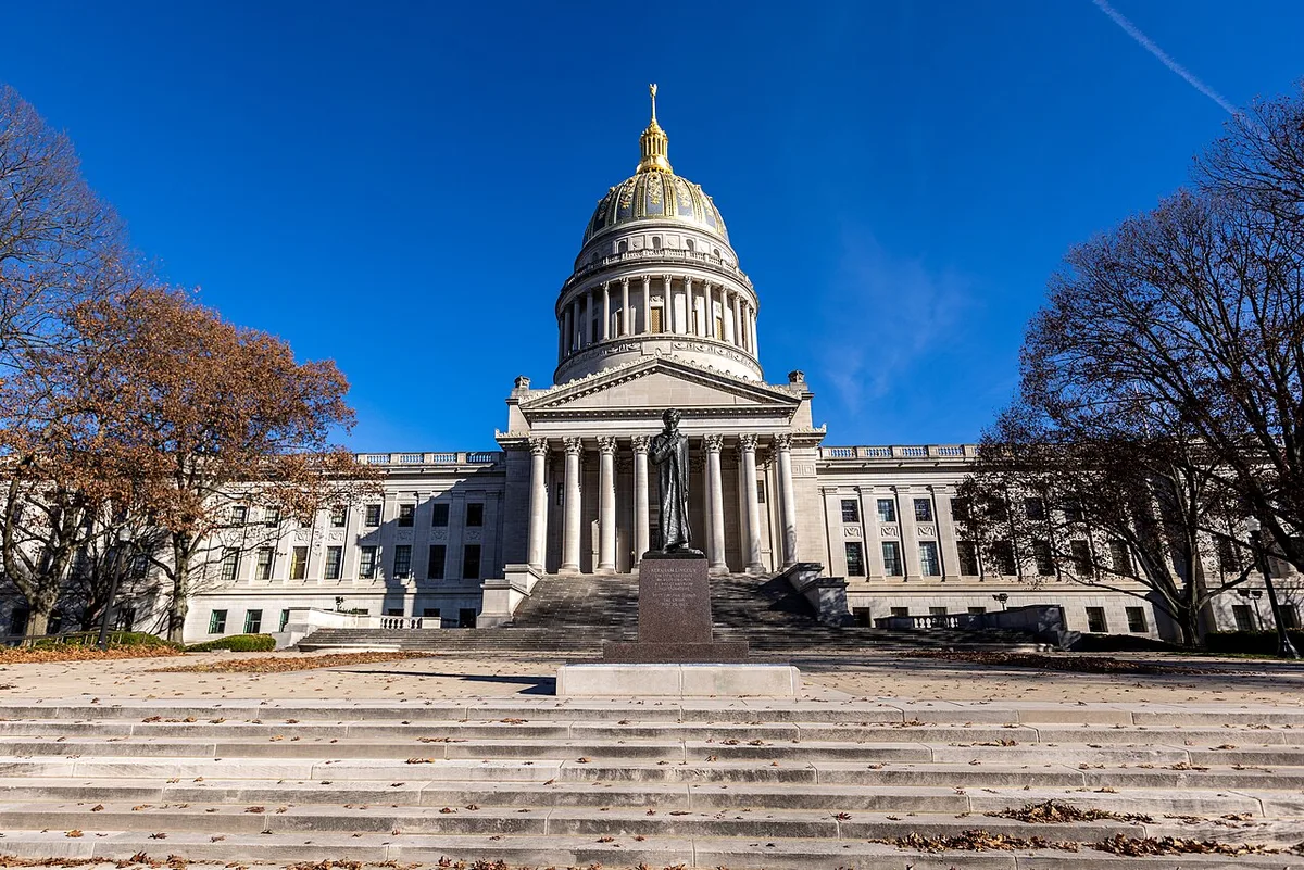 Charleston, West Virginia: location context for commercial infrastructure planning