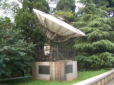 Illustrative equipment reference: "satellite dish" for New Mexico project planning